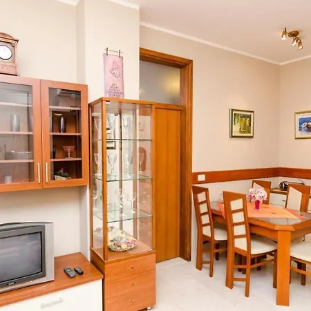 Apartmán Depozit - One-bedroom Apartment- Gornji Kono 62 *